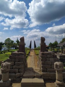 Arca dan Relief di Candi Cetho